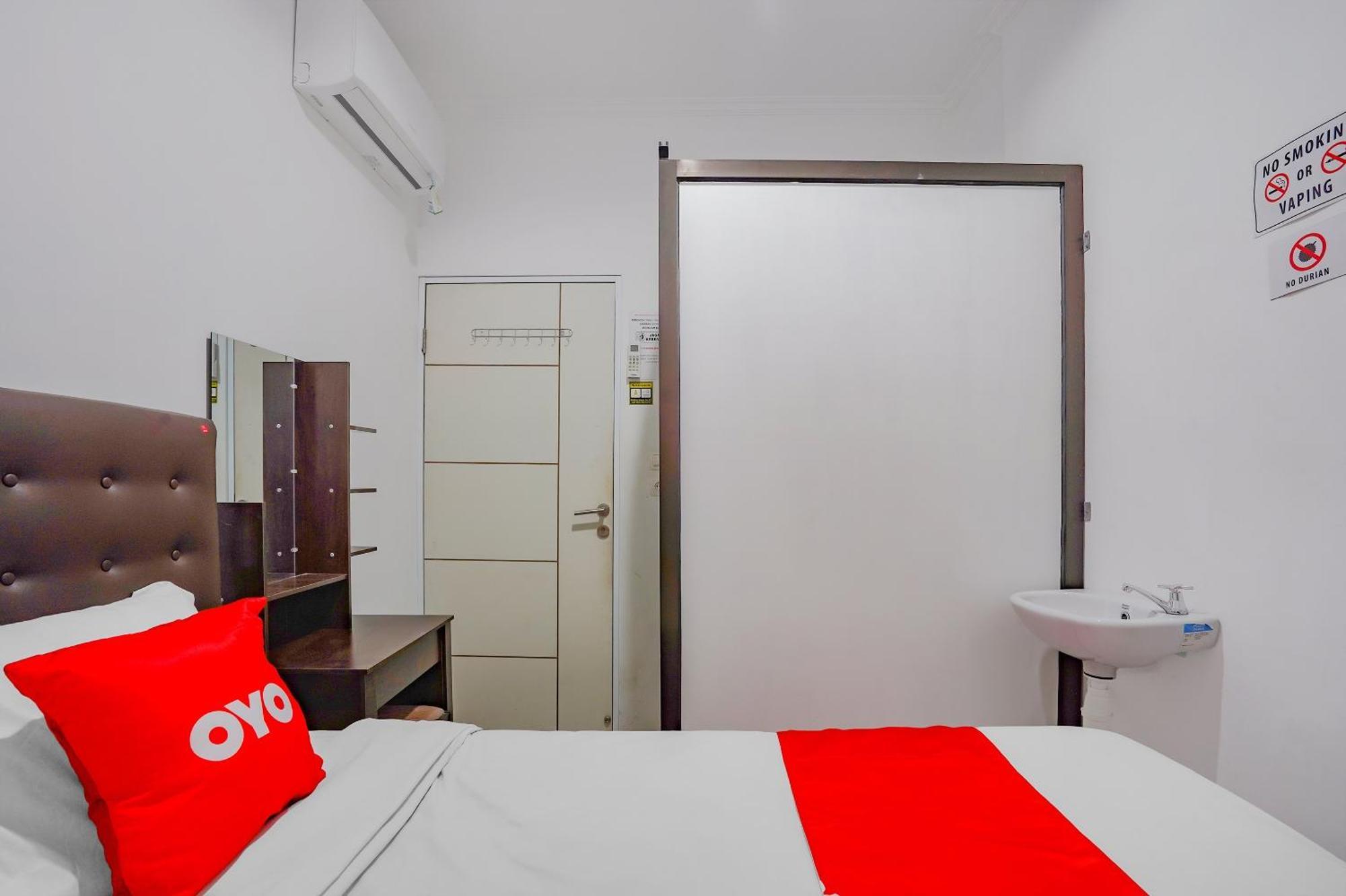 Spot On 90110 A1 Pakis Argosari Hotell Surabaya Exteriör bild